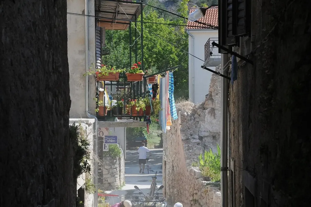 Skradin Kroatien 04 - Krka waterfalls tours Croatia photo